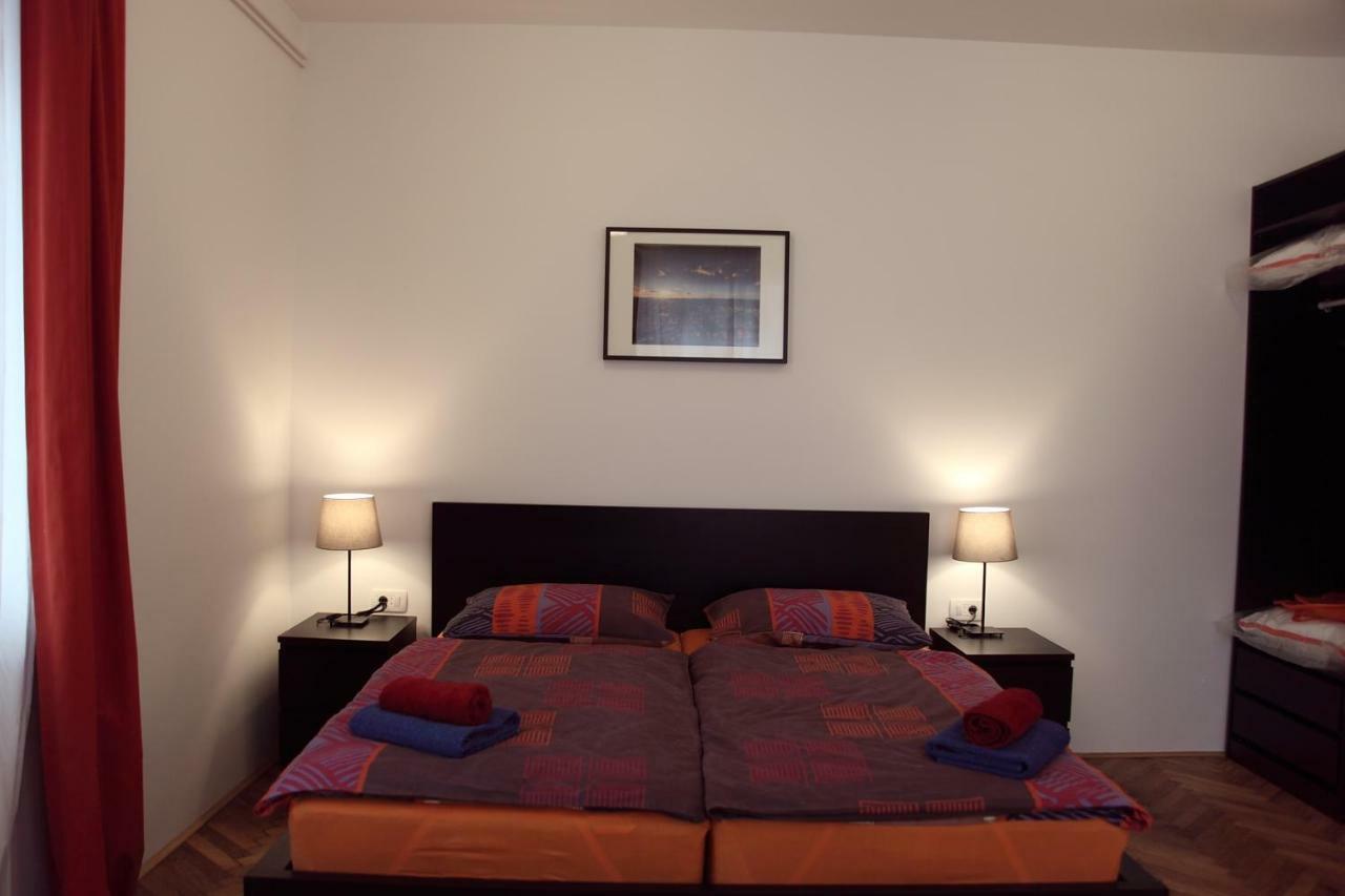Writer'S Place Hotel ลูบลิยานา ภายนอก รูปภาพ