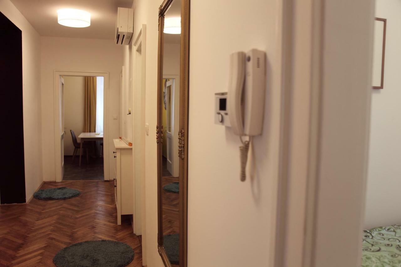 Writer'S Place Hotel ลูบลิยานา ภายนอก รูปภาพ