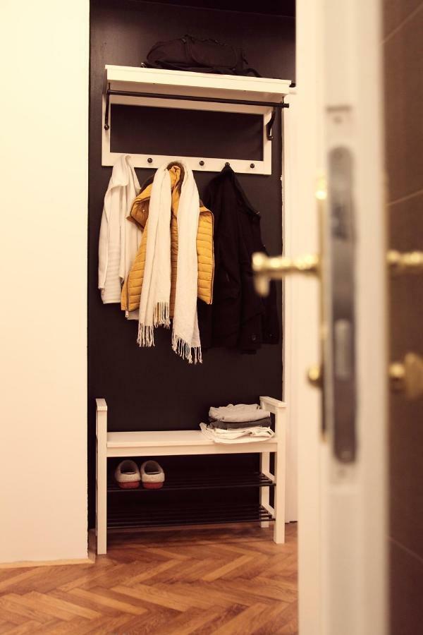 Writer'S Place Hotel ลูบลิยานา ภายนอก รูปภาพ